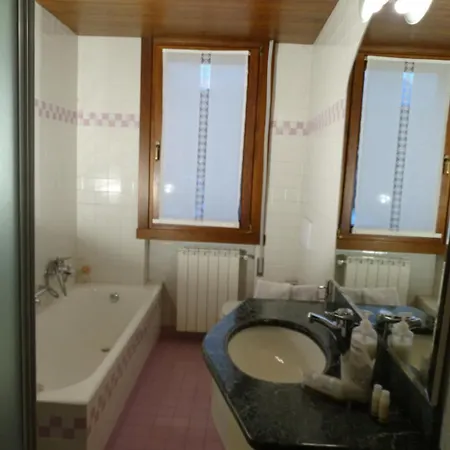 La Casa Di Clara Nocleg ze śniadaniem Esine