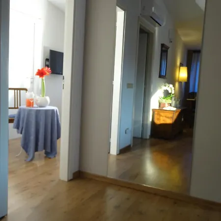 La Casa Di Clara Nocleg ze śniadaniem 3*